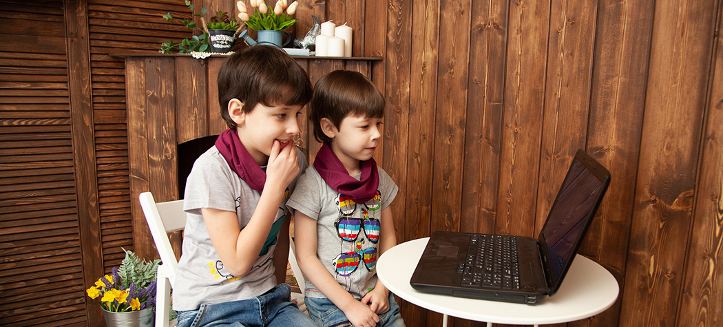 Ноутбуки и планшеты Teclast, костюмы в клетку, рюкзаки с карманами: что белорусы покупают к школе на AliExpress