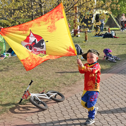 «Бежим за компотом»: 1 мая прошел детский спортивный Благотворительный праздник «БегоВелоКомпот»: фотофакт