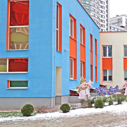 В 2019 году в Минске появятся  5 детсадов и 2 школы. А что бы обеспечить шаговую доступность учреждений образования в столице необходимо дополнительно построить 20 детских садов и 7 школ  