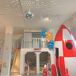Детские клубы-кофейни с игрушками и лабиринтами для детей
