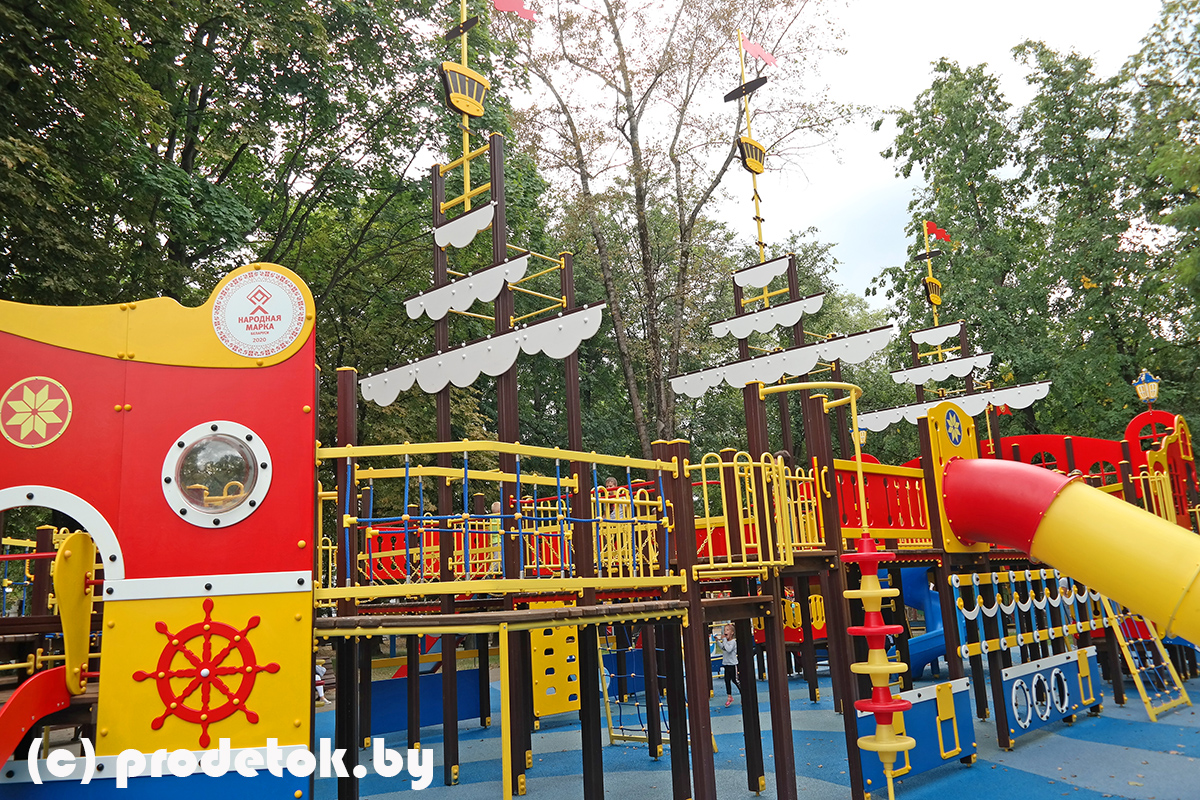 Тестируем новую детскую площадку в Парке Горького 