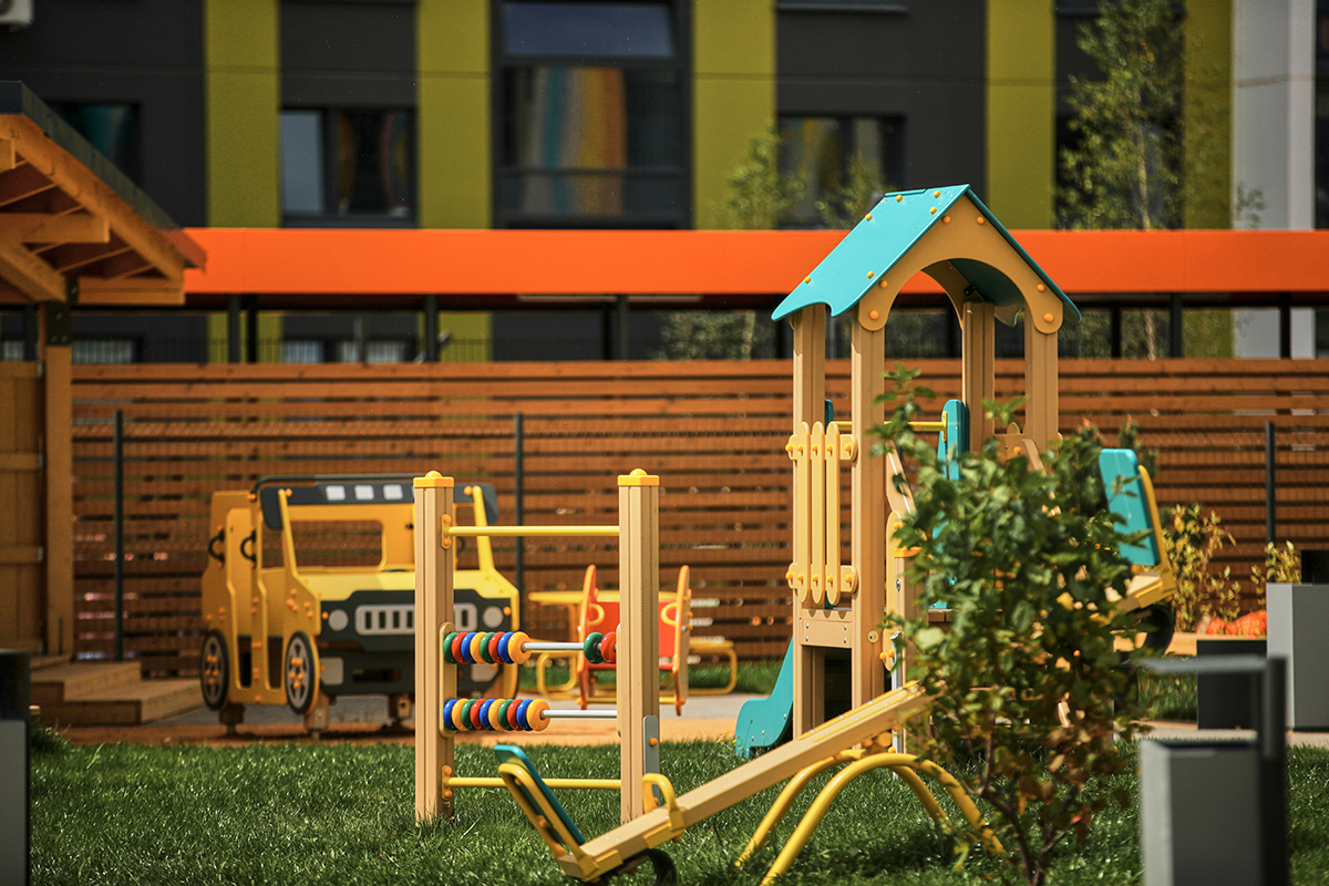 Коробка с карандашами: посмотрите на новый необычный детский сад в Новой Боровой