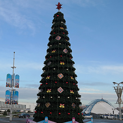 В Минске до 15 декабря установят 28 новогодних елок