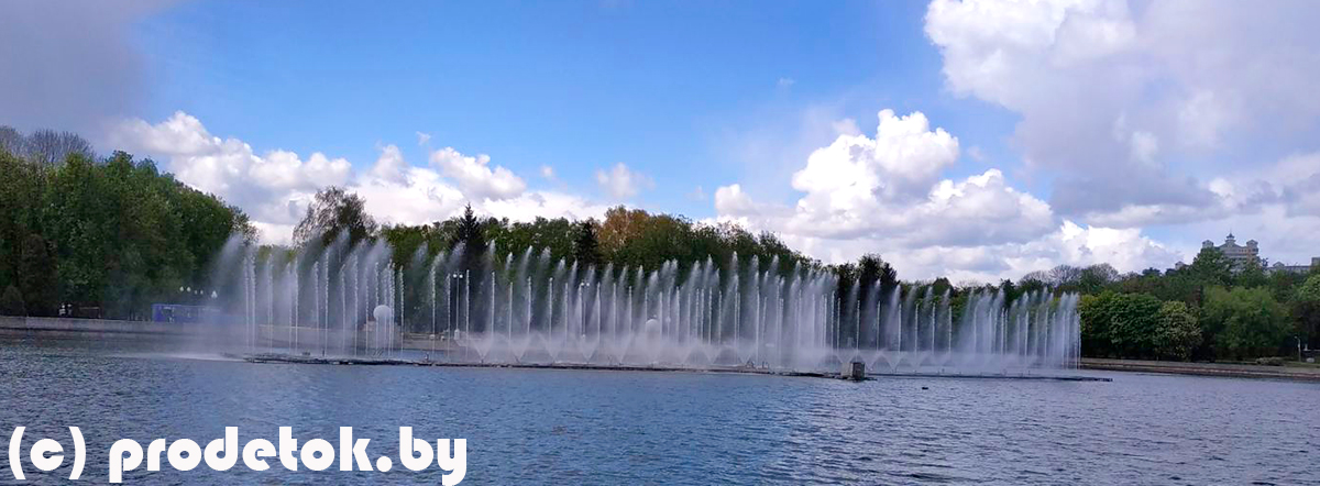 В Минске включили новый фонтан на воде и он очень масштабный: фотофакт