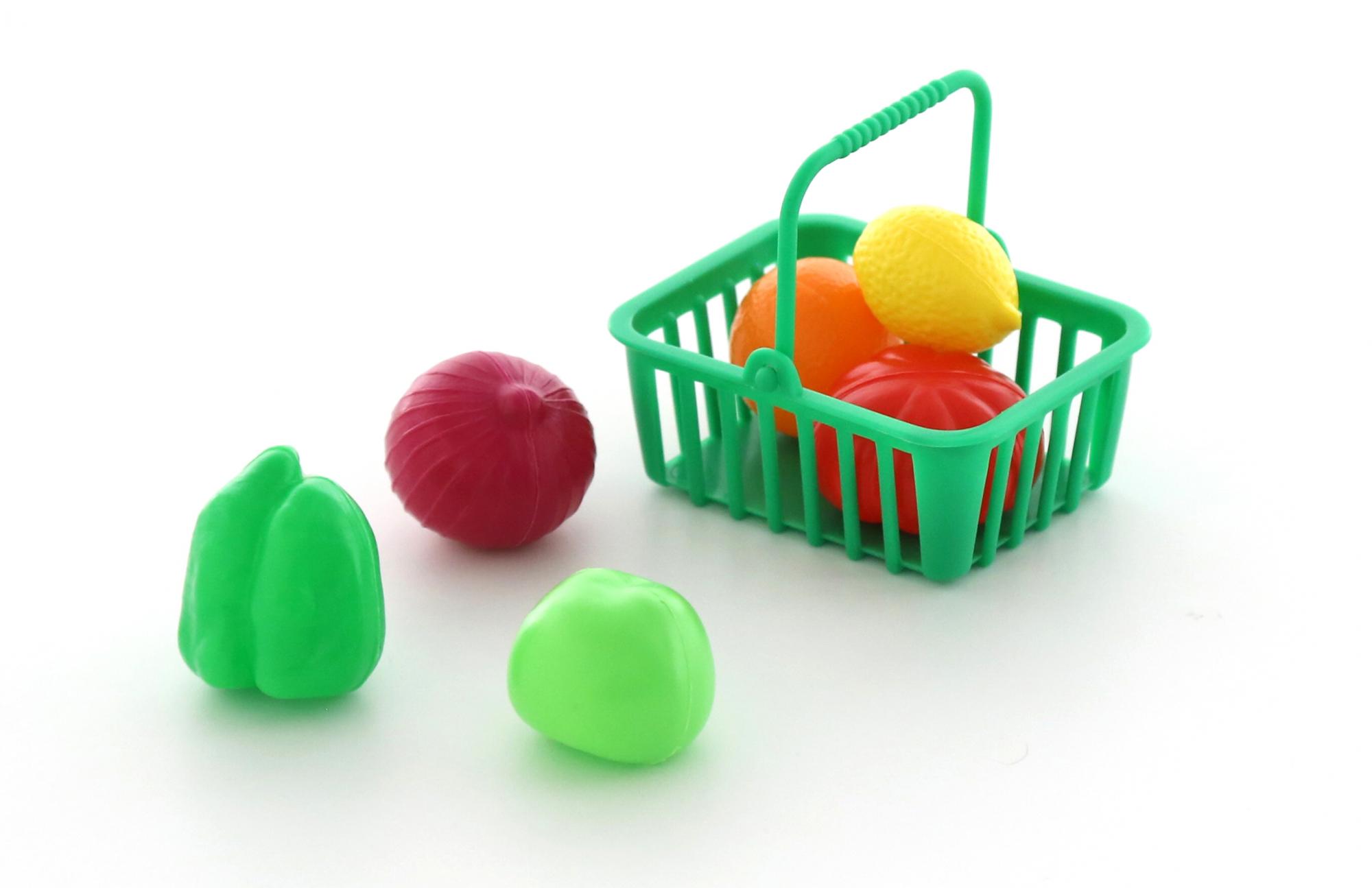 Набор продуктов с корзинкой