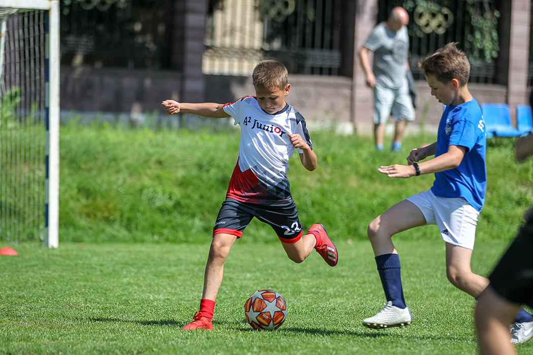 Юные футболисты проведут больше 1000 часов на тренировках для участия в благотворительной акции 