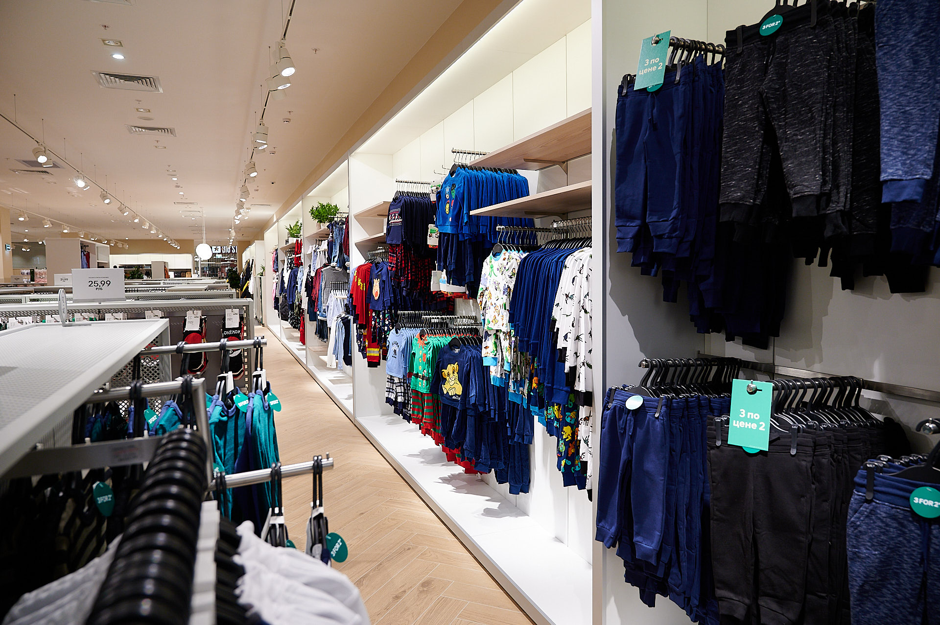 В ТРЦ Palazzo открылся второй магазин H&M: с коллекциями для будущих мам и большим детским отделом