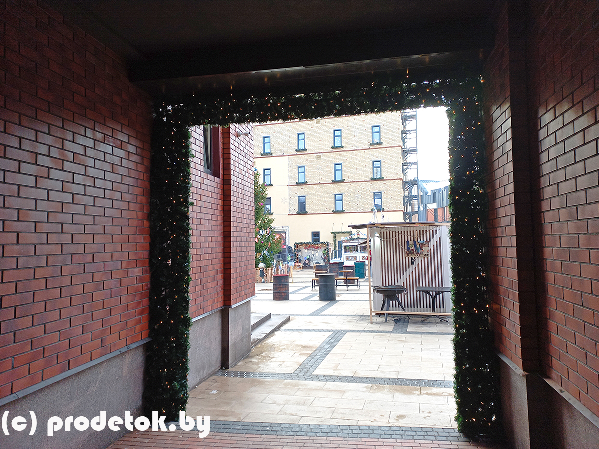 Чебурашка, Ералаш и ностальгическая елка: почему нужно сходить на новую ярмарку в Раковском предместье