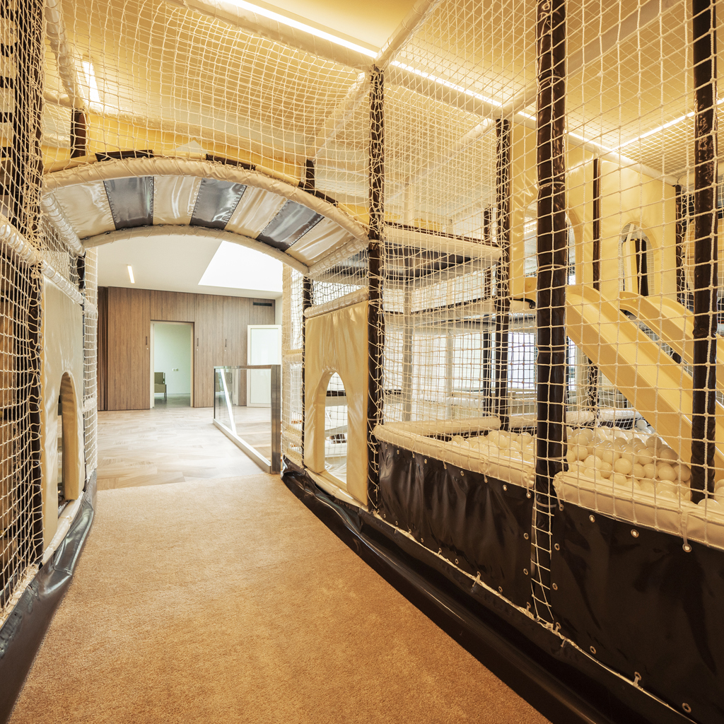 Как выглядит первый в Беларуси коттедж для детских праздников