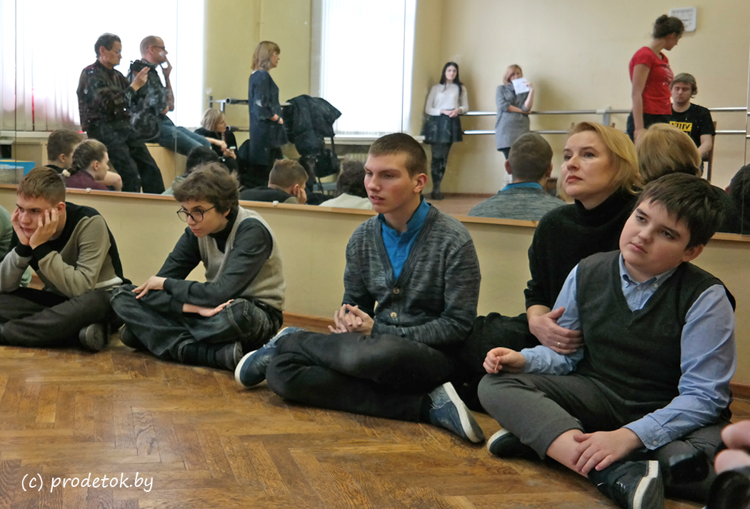 «Очень приятно ломать эти стереотипы»: для чего в Минск приехал художественный руководитель и актеры голландского театра  Kazou 