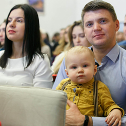 Подарок двухмиллионному жителю Минска, лайфхаки для беременных и суть партнерских родов: в Минске прошел второй республиканский конгресс «МамаPro» 