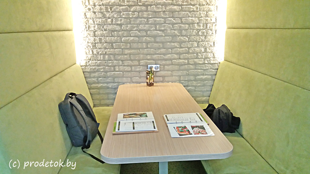 Детская комната с лабиринтом и сочный интерьер: фотоотчет и отзыв о посещении детского кафе Мiа Фамiлiа (Миа Фамилиа)