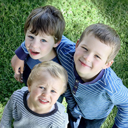 Многодетные семьи столицы: сколько семей воспитывает 12 детей, сколько родилось троен, на сколько увеличилось число многодетных семей и другая интересная статистика 