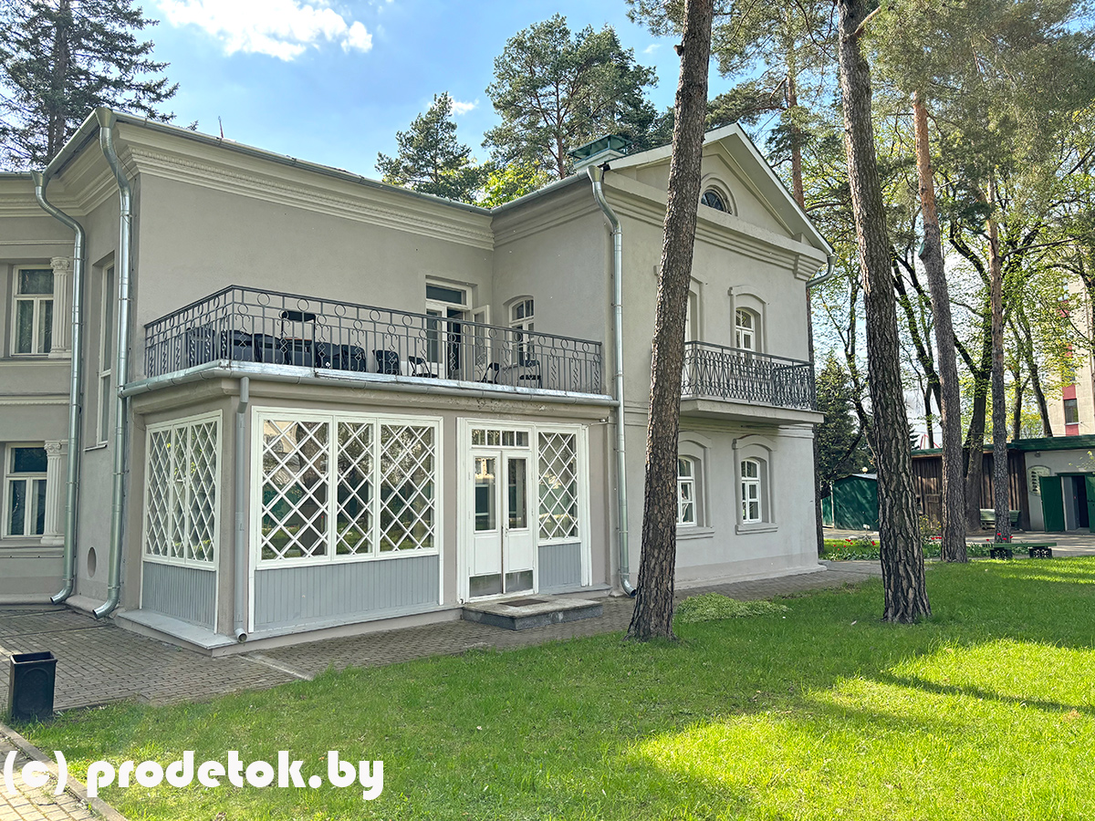 Грамадой вясёлай ідуць вучні з школаў!