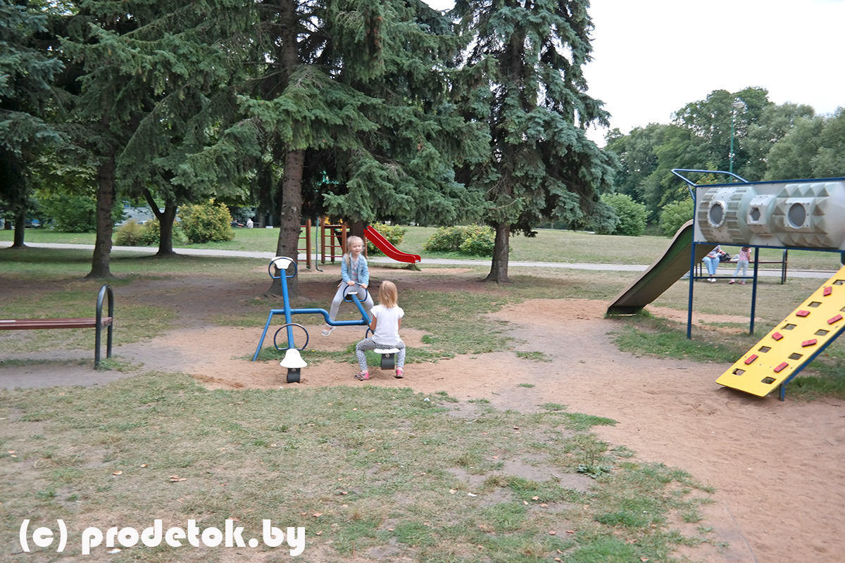 Необычная детская  площадка №2 с ракетой 