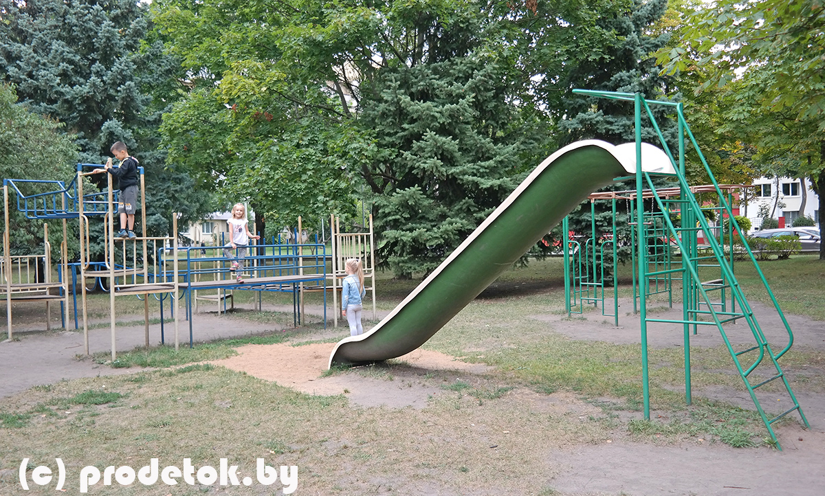 Необычная детская  площадка №2 с ракетой 