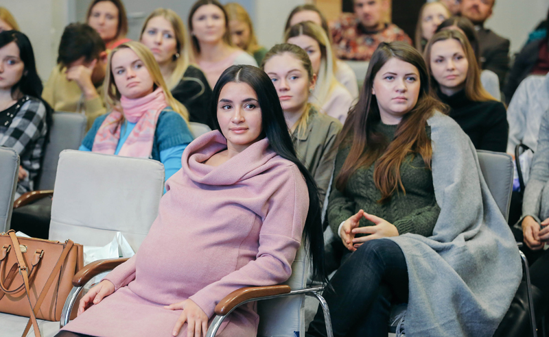 В белорусских роддомах младенцам будут дарить «приданое». 