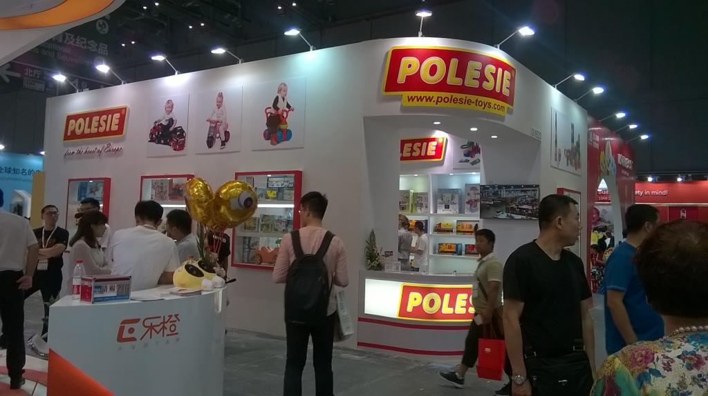 Надувные горки в Парке Победы
 