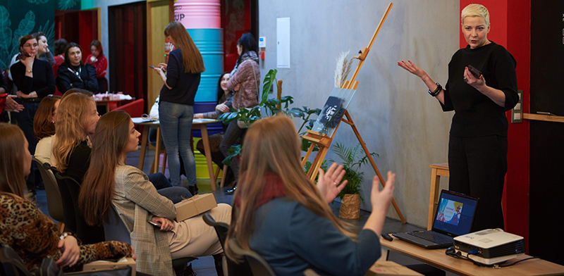 О готовности начать свое дело, понимании современного искусства, авитаминозе и выборе ароматов
