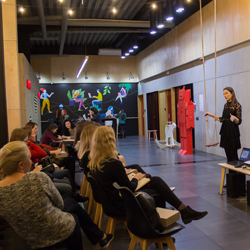 Как играть в «денежную дорожку» и правильно спать