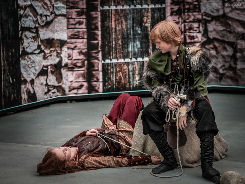 Спектакль по мотивам повести Астрид Линдгрен  «Рони, дочь разбойника» можно посмотреть онлайн