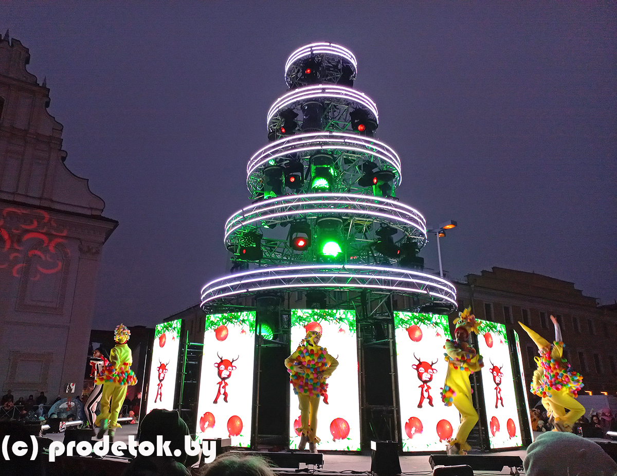 «БАЛ НОВОГОДНИХ ЖЕЛАНИЙ» В ВЕРХНЕМ ГОРОДЕ: как проходит бесплатное представление