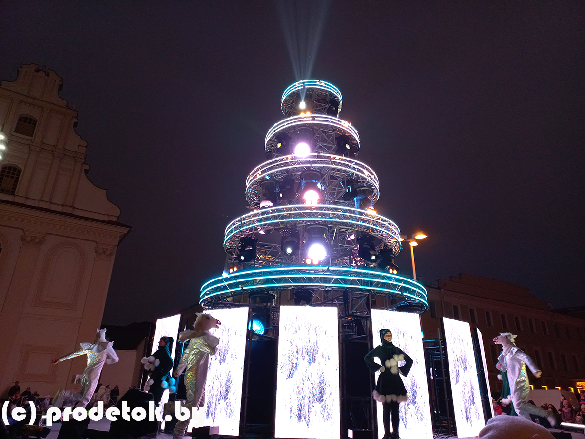 «БАЛ НОВОГОДНИХ ЖЕЛАНИЙ» В ВЕРХНЕМ ГОРОДЕ: как проходит бесплатное представление