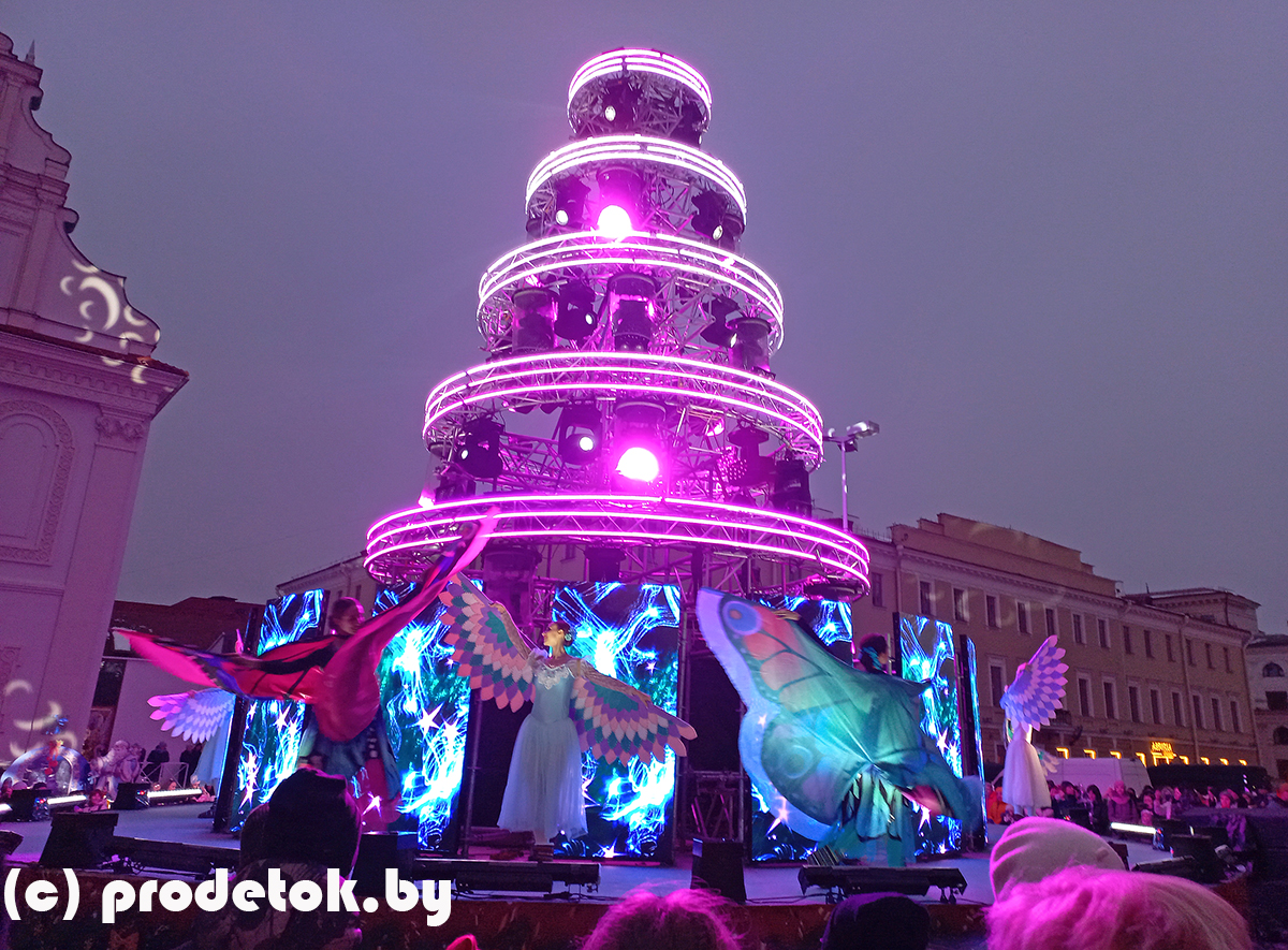 «БАЛ НОВОГОДНИХ ЖЕЛАНИЙ» В ВЕРХНЕМ ГОРОДЕ: как проходит бесплатное представление