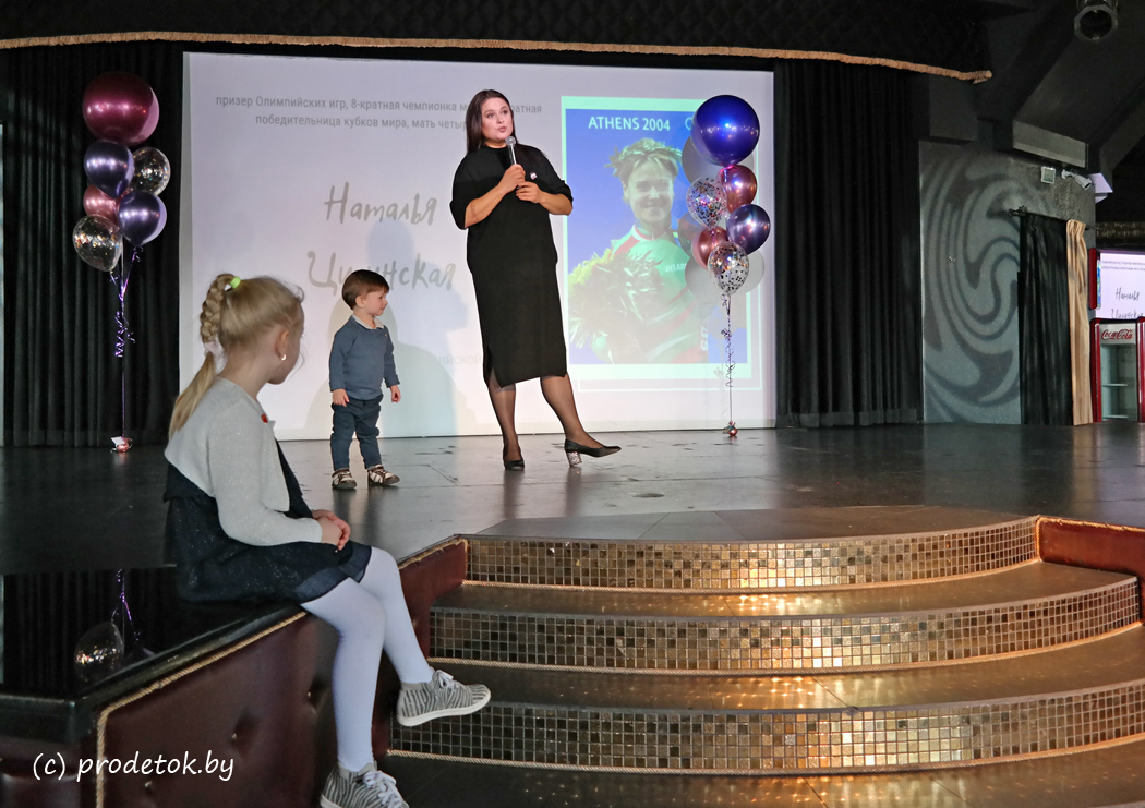 Чему учили и как создавали праздничные образы: в Минске прошел первый образовательный балу сообщества Shpilka.Wmn: фотоотчет и отзыв