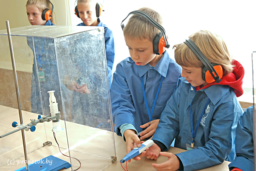 Дети все опыты проводят сами: фотоотчет и отзыв об уникальных научных программах проекта «Умный Минск»