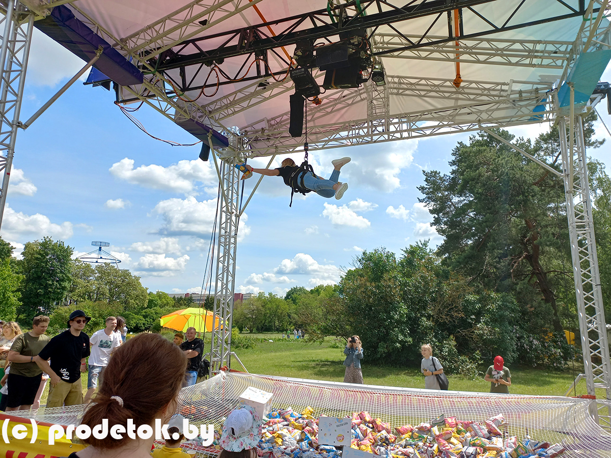 Полная программа и меню Vulitsa Ezha в июле