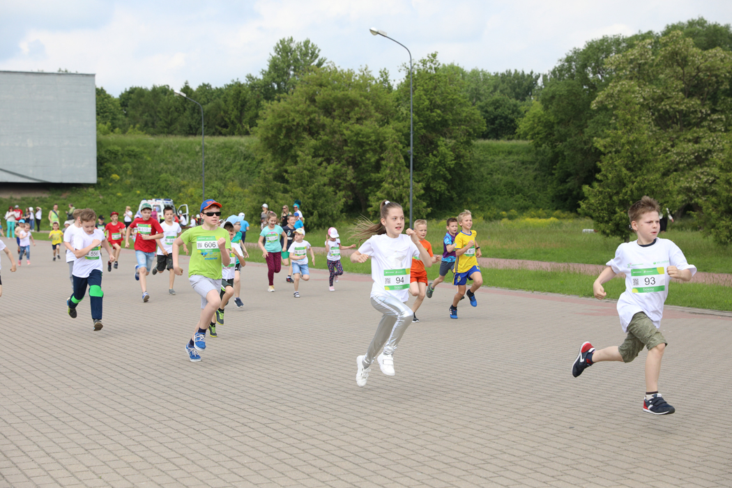 700 бегунов в Бресте помогли с открытием сенсорной комнаты для детей 