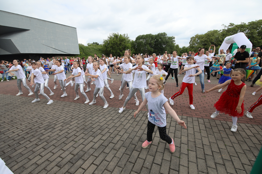 700 бегунов в Бресте помогли с открытием сенсорной комнаты для детей 