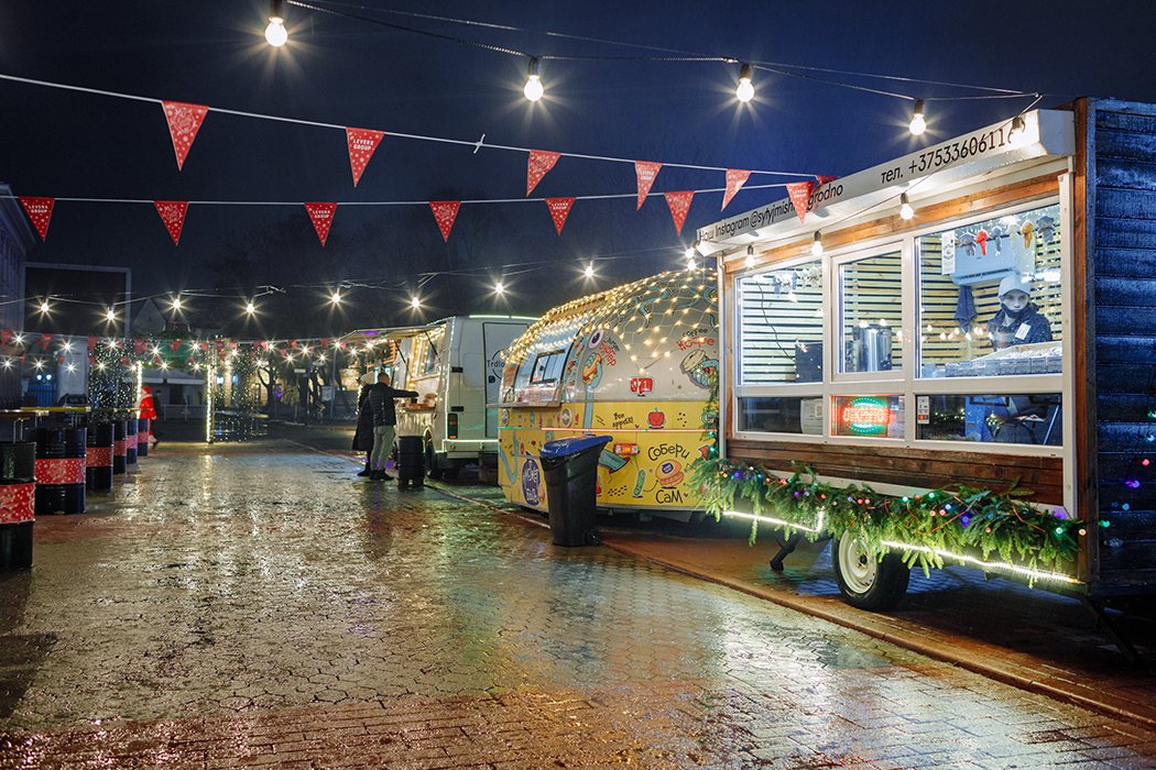 В Гродно начала работать рождественская ярмарка: фотофакт